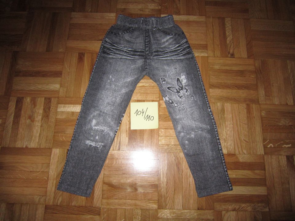 hlače v videzu jeansa 110 - 2 eur