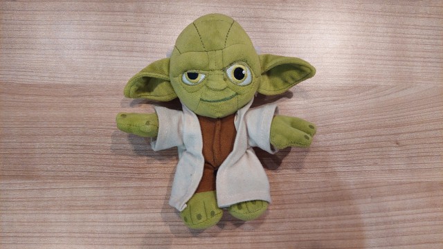 Plišasta igrača Yoda - 7€