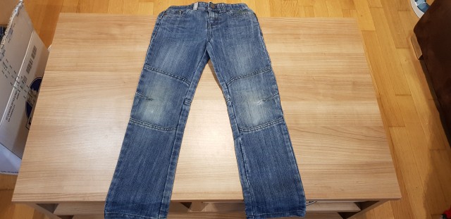 Jeans hlače 122 - podarim ob nakupu