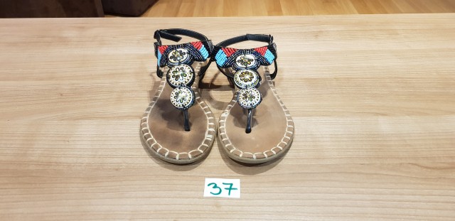 Sandali 37 - 8€