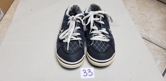 Teniske Nike 33 - 4€