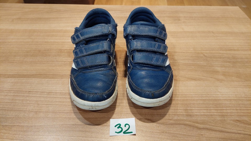 Teniske Adidas 32 - 5€