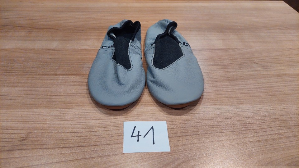 Copati Vučko 41, novi - 10€