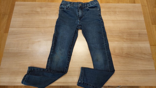 Jeans hlače 134 - podarim ob nakupu