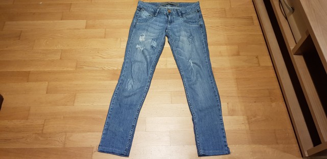 Jeans hlače Stradivarius 34 - 5€