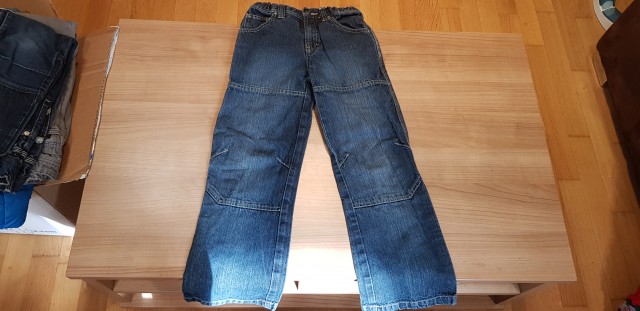 Jeans hlače 128 - 3€