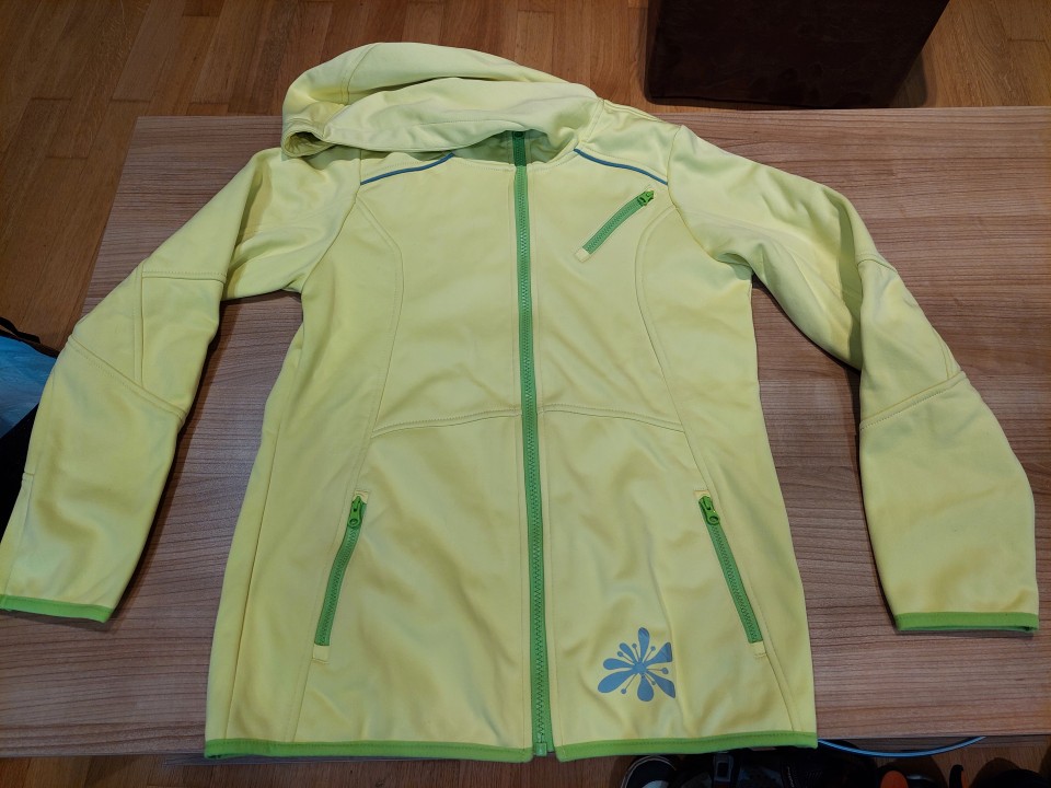 Softshell 146-152 - 7€