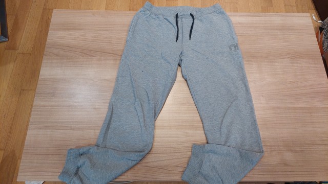 Hlače trenerka Name It 140 - 2€