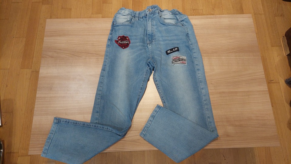 Jeans hlače Reserved 158 - 8€