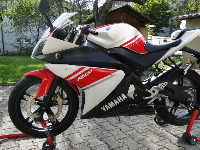 Yamaha YZF-R125 - foto