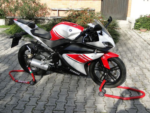 Yamaha YZF-R125 - foto