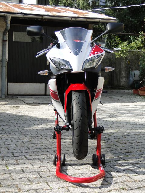 Yamaha YZF-R125 - foto