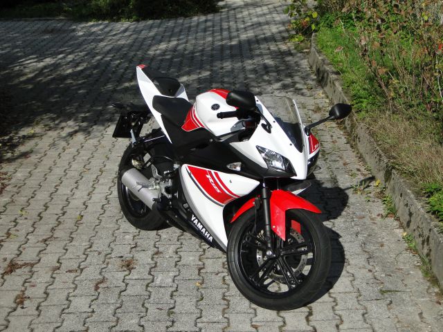 Yamaha YZF-R125 - foto