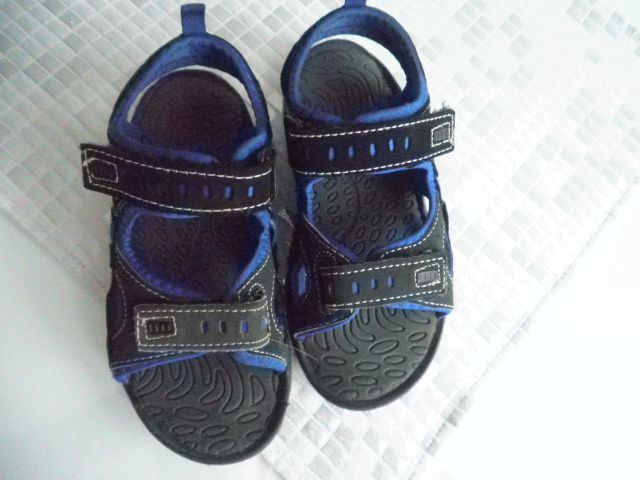 Prodano Fantovski sandali št.30-31 - foto