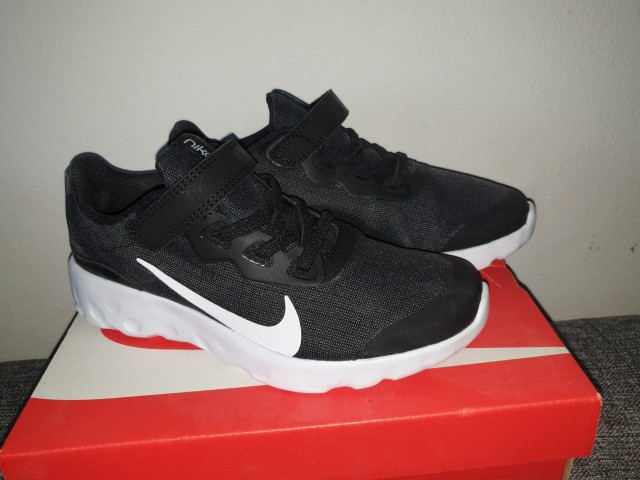 Superge Nike, vel. 32