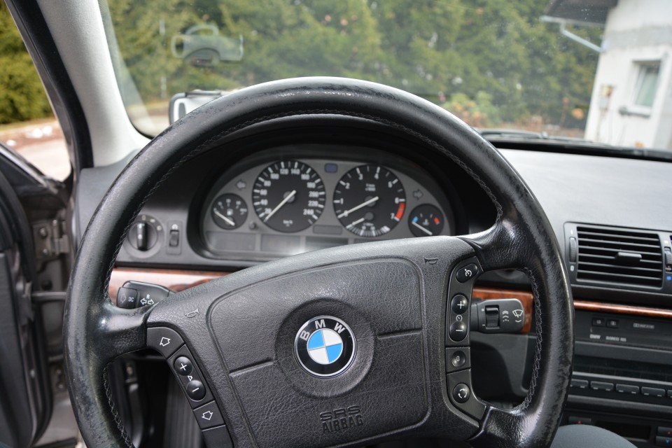 BMW E39 528i + LPG - foto povečava