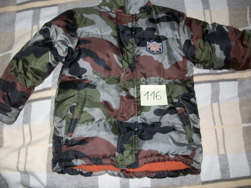 f. vojaška bunda, podložena s flisom, brez kapuce št.116, 9€