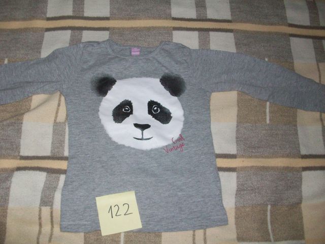 D. pulover, št.122, 2€