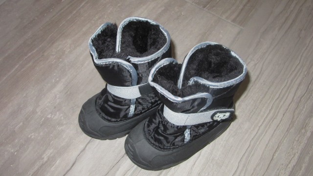 Kamik zimski škornji št. 23, cena 30 eur
