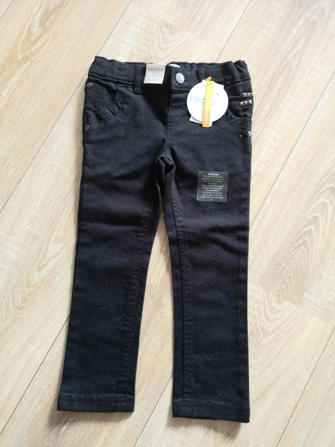 Nove jeans hlače 104, 10€