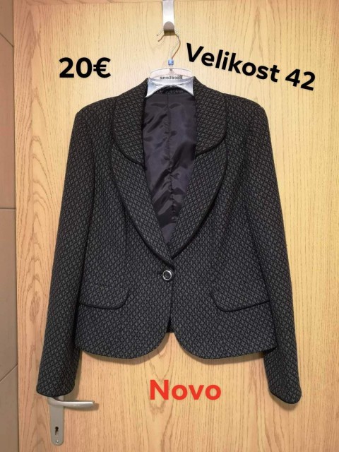 42 - Blazer, 20€