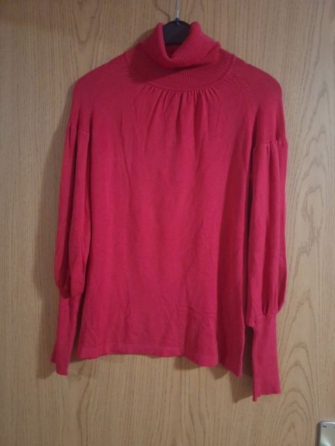 S-M - Tanek pulover-puli, 10€