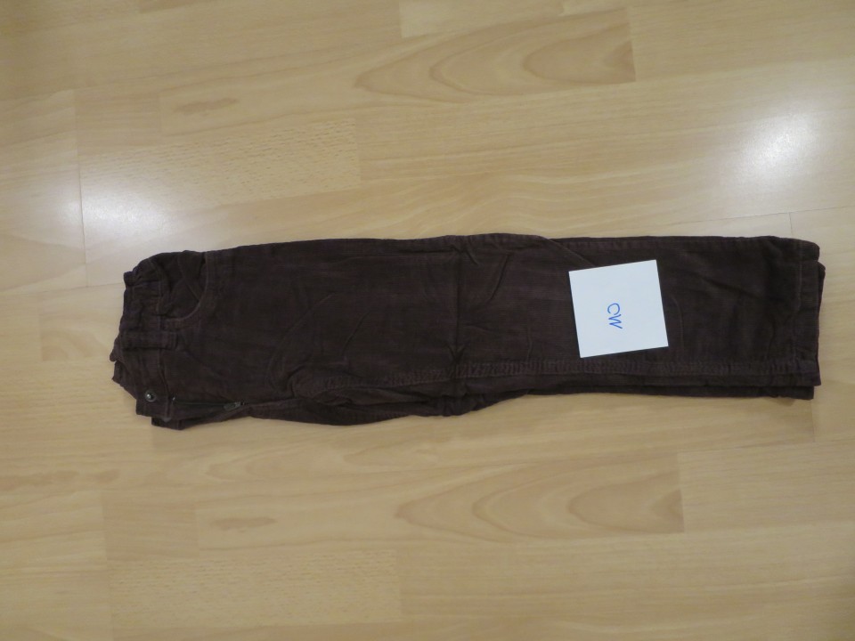 Žametne hlače št. 110, cena 3€