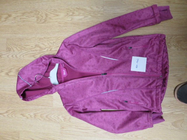 Softshell jakna št. 134-140, cena 10€