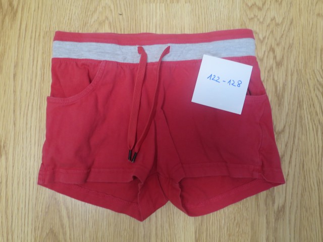 Kratke hlače št. 122-128, cena 2€
