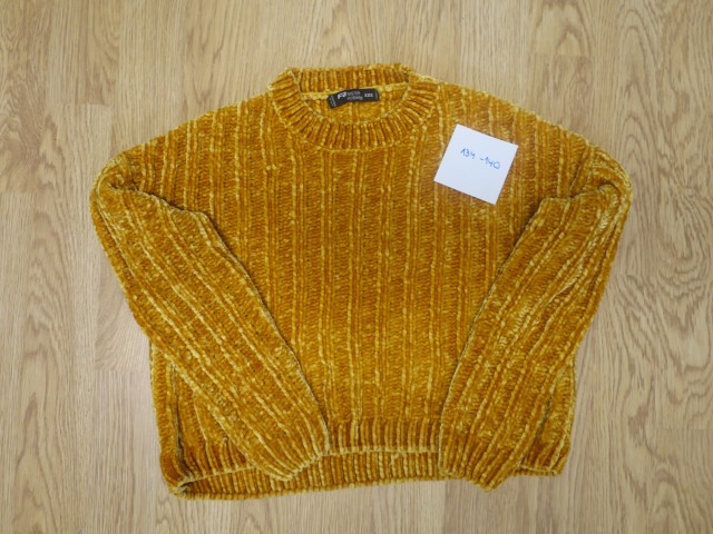 Rumen pulover, št. 134-140, cena 3€