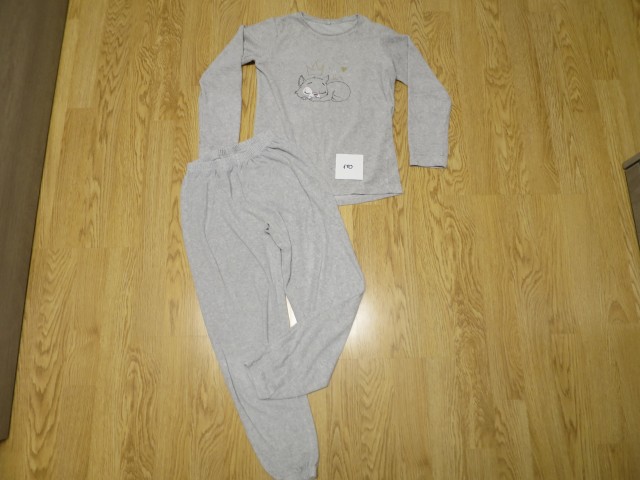 Topla pidžama, št. 170, cena 2€