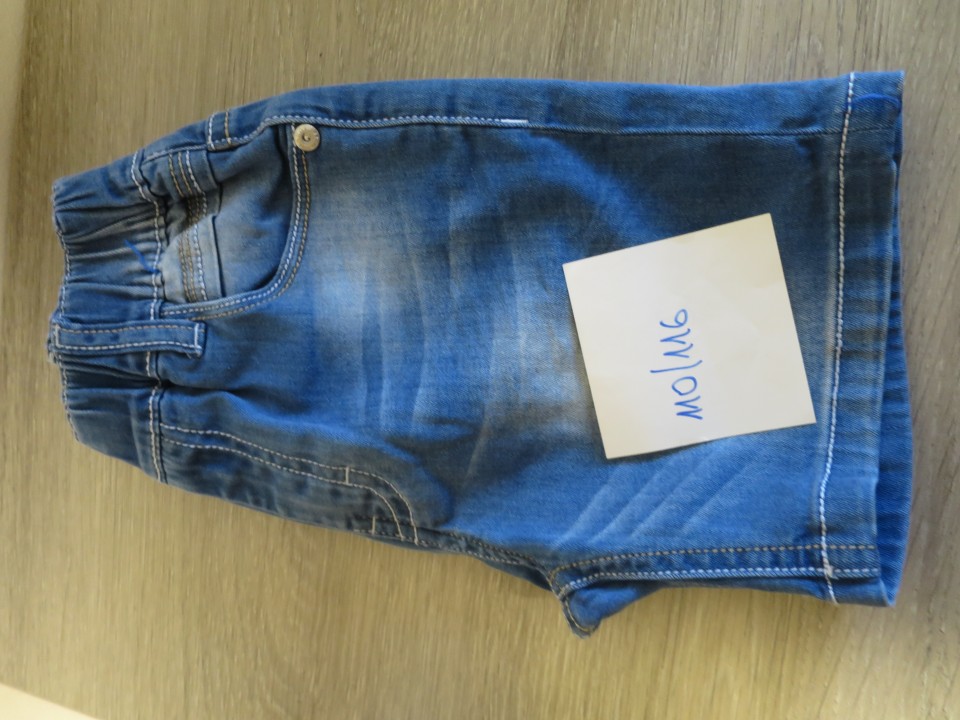 kratke hlače št. 110-116, cena 3€