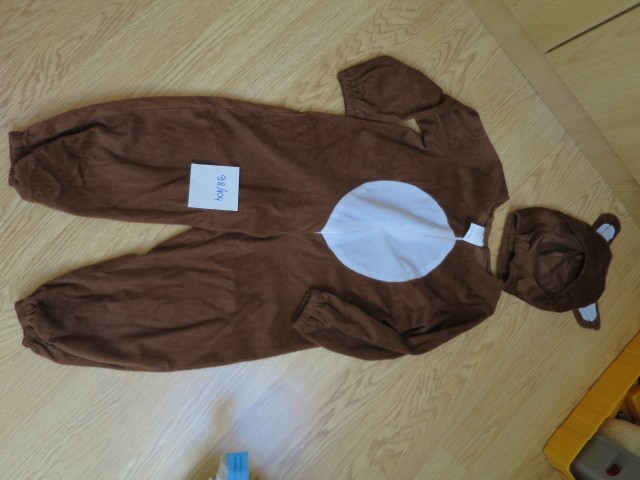 Pustni kostum medvedek št. 98/104, cena 2€.