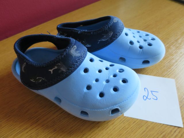 Modri kopija crocs, št. 25, cena 2€