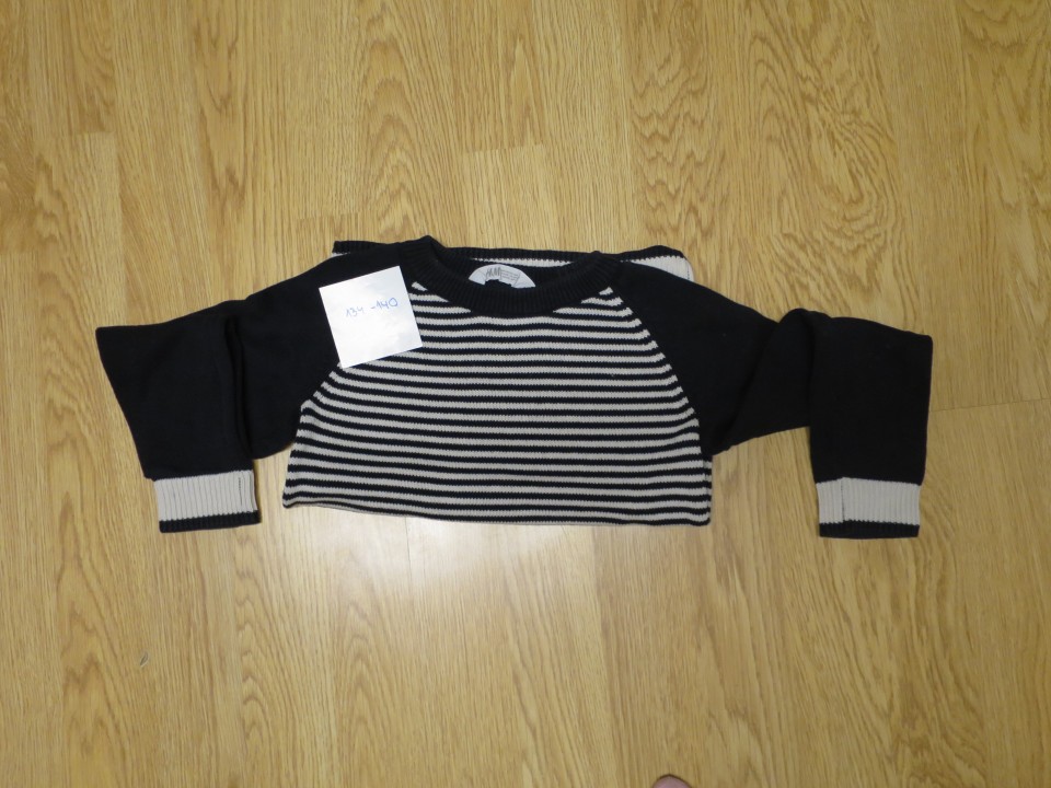 pulovar 134-140, cena 3€