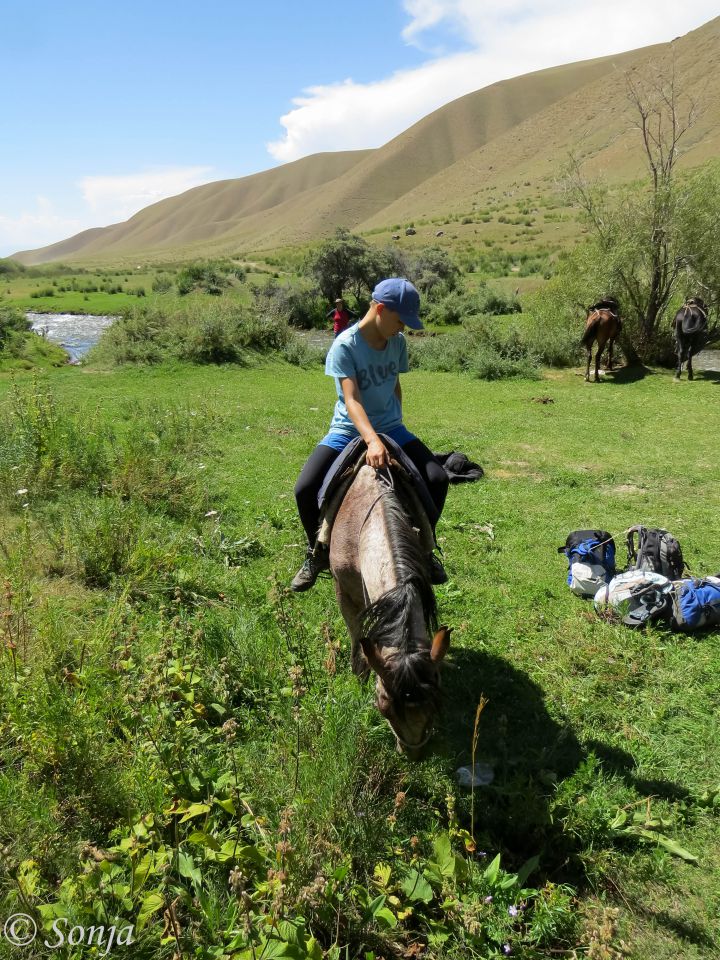 2016 KIRGIZIJA - treking s konji - foto povečava