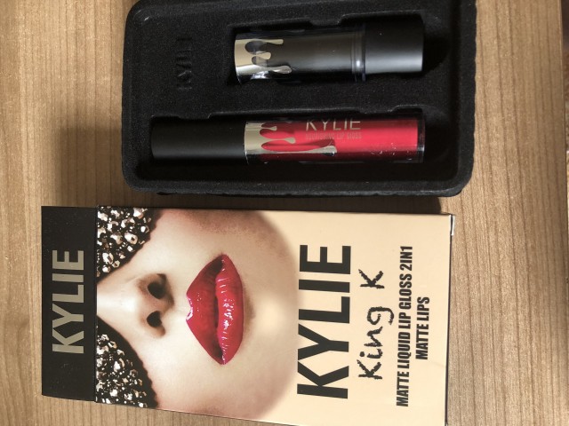 Kozmetika Kylie - foto