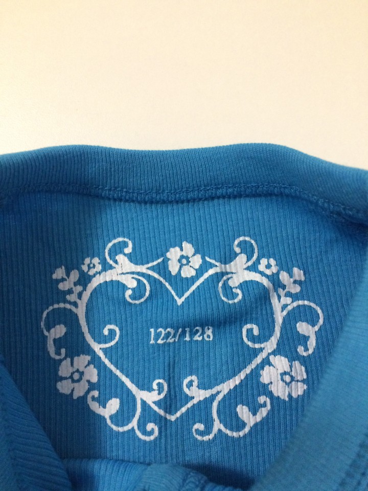 Majica 122-128, nova z etiketo, 3€