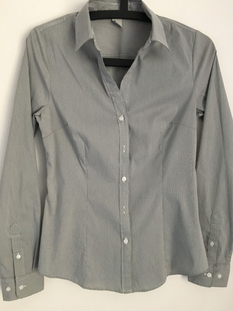 Srajčka, H&M, 34, 4€