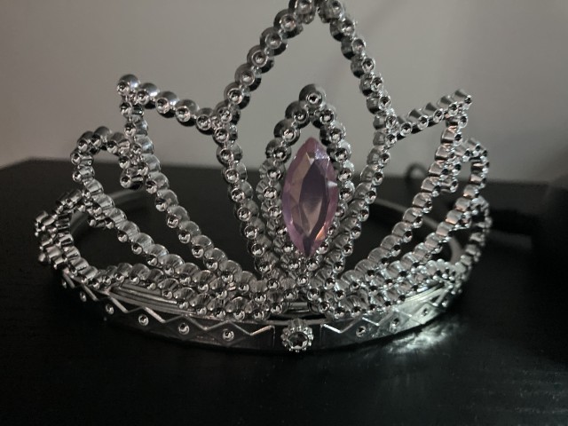 Tiara, 1€