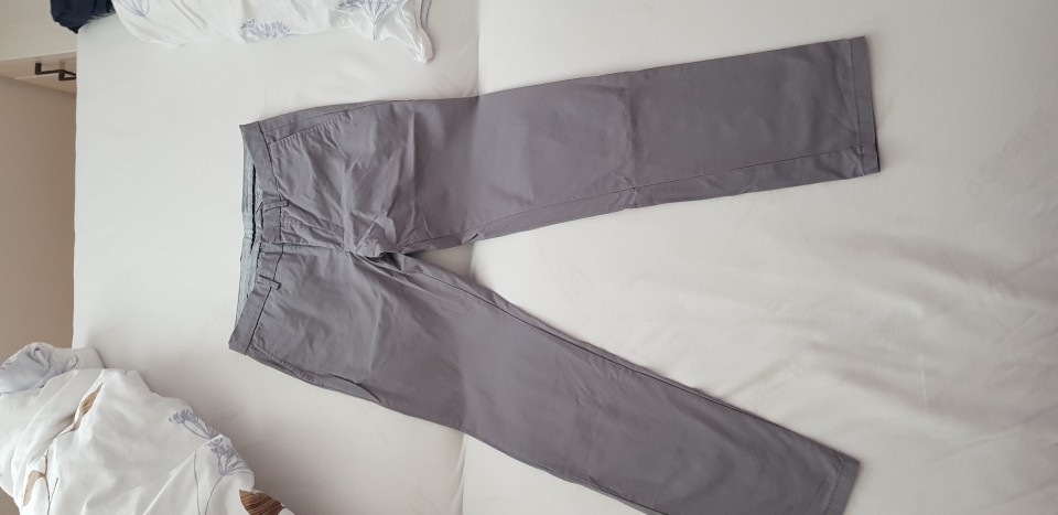 Nove Moske hlace- T. Hilfiger (33/34) - foto povečava