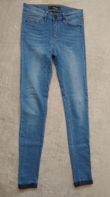 Jeans +  majica - foto