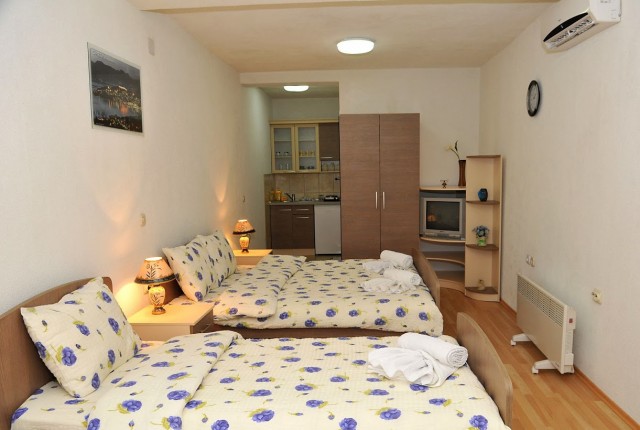 VILLA  TOMIĆ  OHRID  APARTMANI, STUDIJA, SOBE - foto