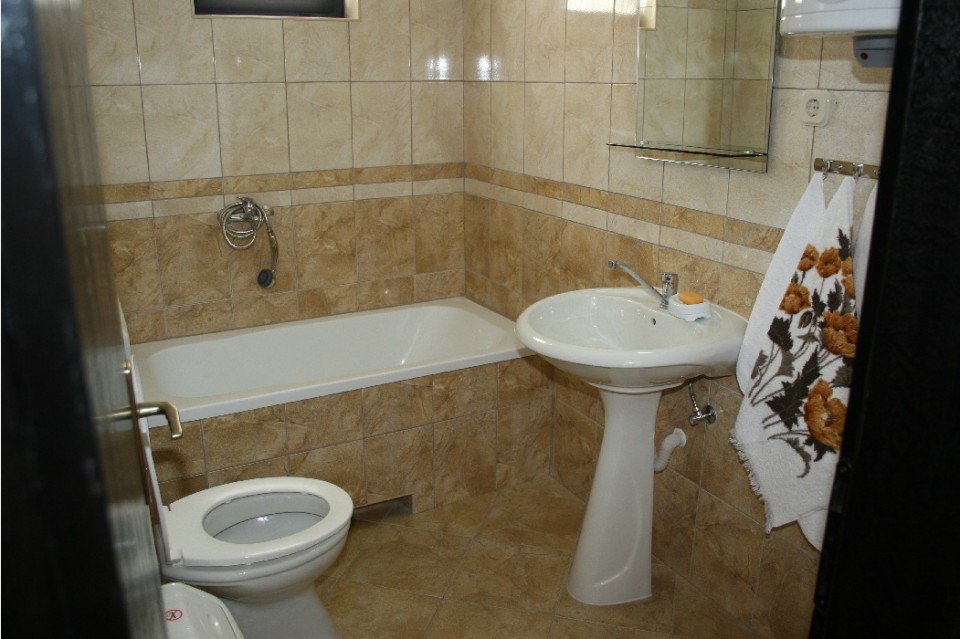 VILLA  TOMIĆ  OHRID  APARTMANI, STUDIJA, SOBE - foto povečava
