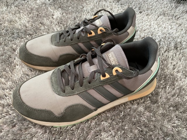 Superge Adidas 44 - foto