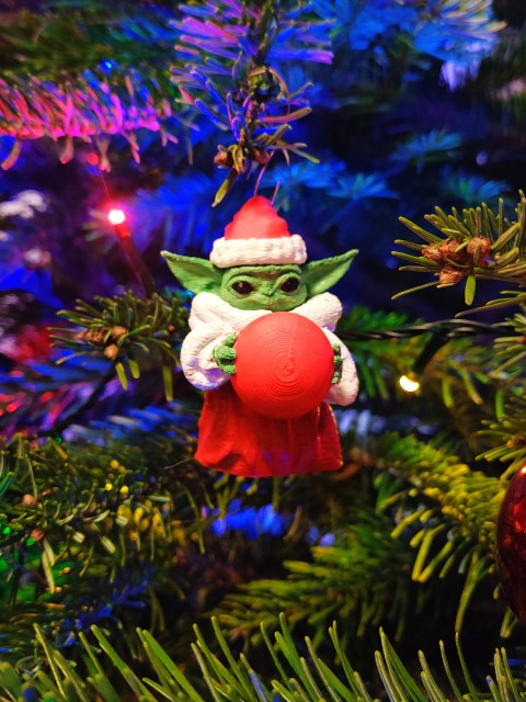 Božično novoletni okrasek- Baby Yoda - foto