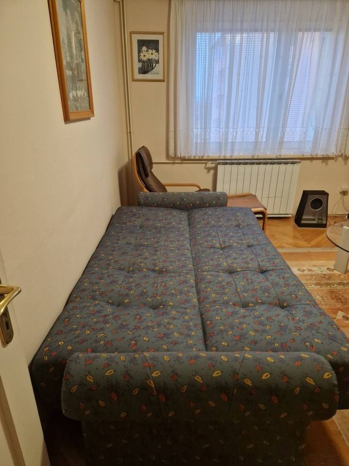 preklopni spalni kavč
