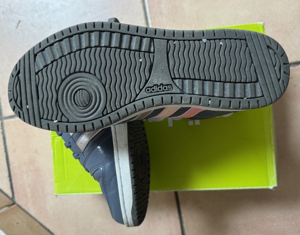 Adidas superge - foto