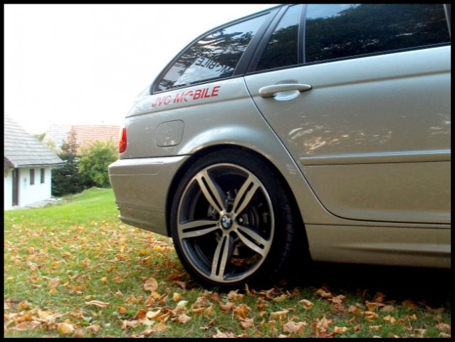 BMW320 - foto