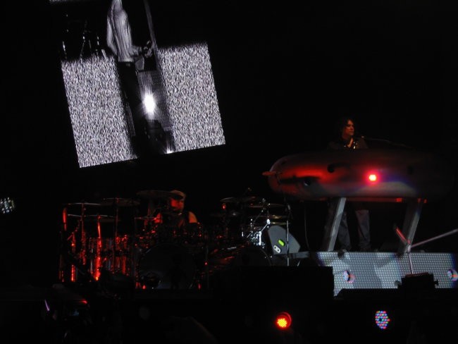 Depeche mode - Zagreb 22.3.2006 - foto povečava